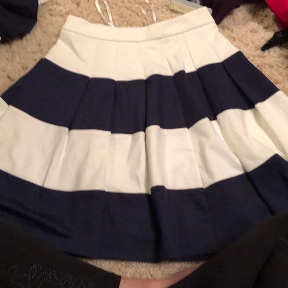 Skirt - Picture 2 of 2
